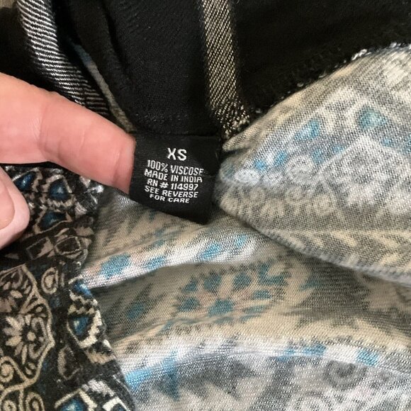 Tolani Collection Long-Sleeve Button Plaid Tunic Black/White - Picture 9 of 12